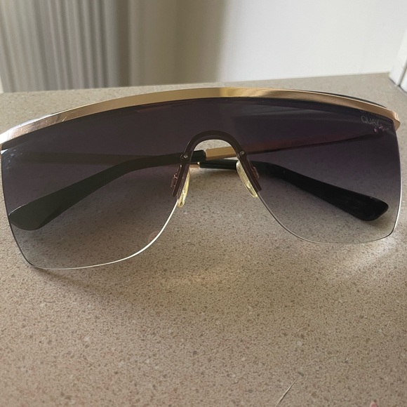 Quay Australia Sunglasses - Picture 1 of 3
